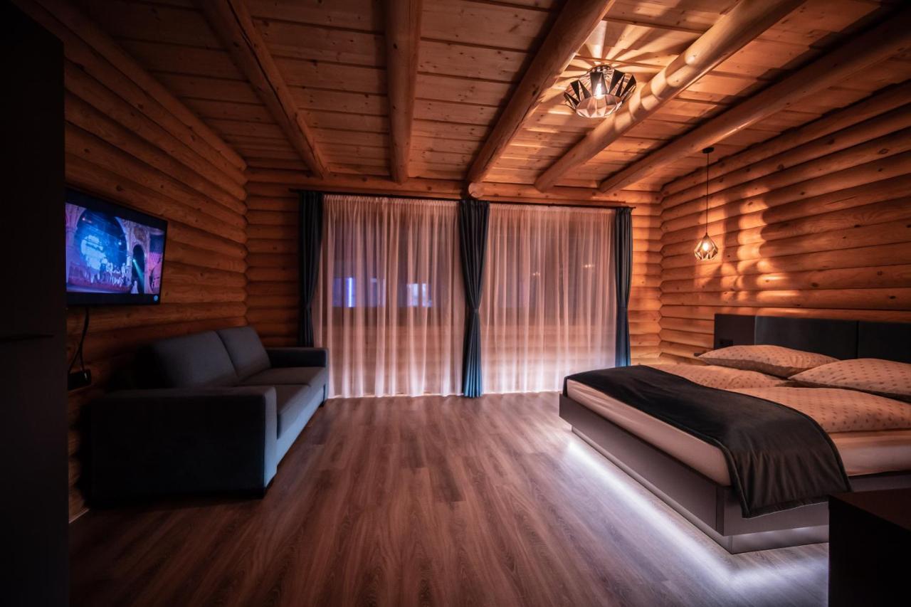 Mitosz Apartman Gyomaendrőd Eksteriør bilde